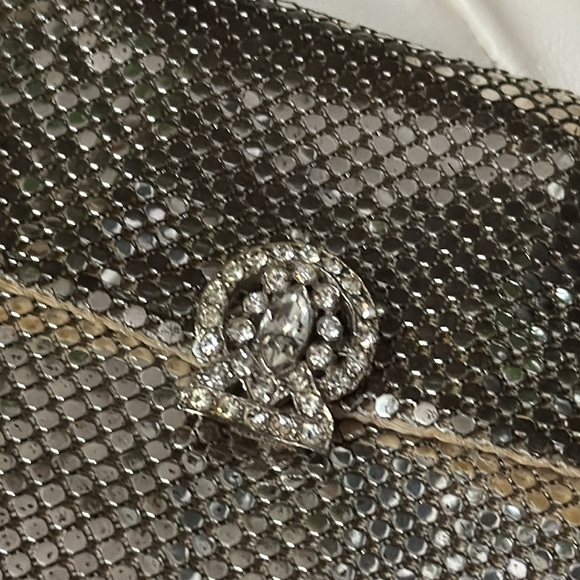 Vintage Whiting & Davis Co. Clutch-Silver-Flap Snap Closure-Made in the USA - Picture 4 of 16